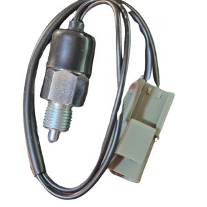 INTERRUPTOR MARCHA ATRAS SUNNY / SENTRA / V16
