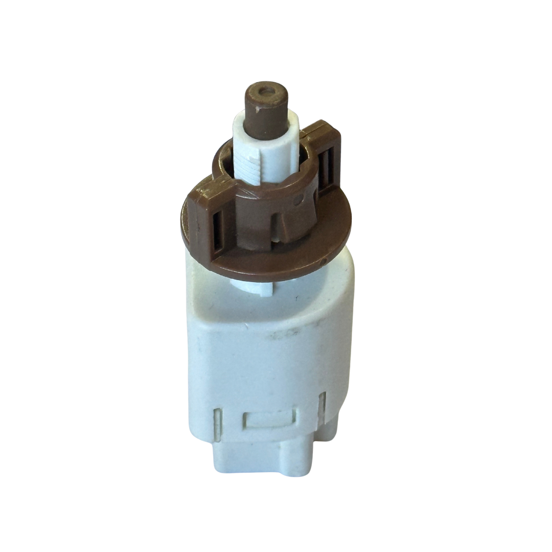 INTERRUPTOR FRENO TOYOTA YARIS / COROLLA / HILUX/ RAV4 - Imagen 2